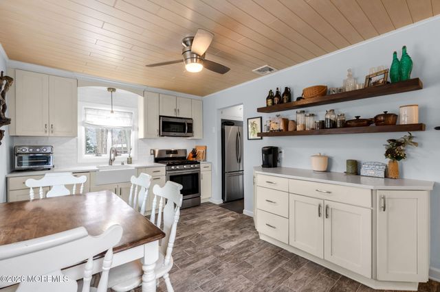 51 7th Street, Belford, NJ 07718