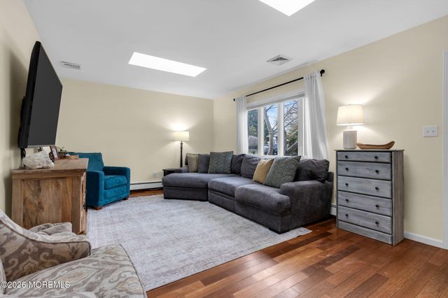 51 7th Street, Belford, NJ 07718