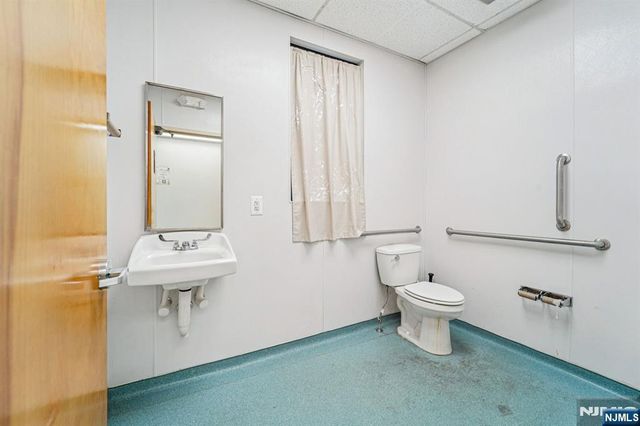 600 Kennedy Boulevard 1, Union City, NJ 07087