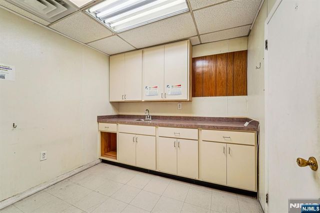 600 Kennedy Boulevard 1, Union City, NJ 07087