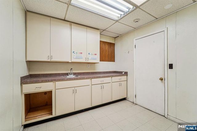 600 Kennedy Boulevard 1, Union City, NJ 07087