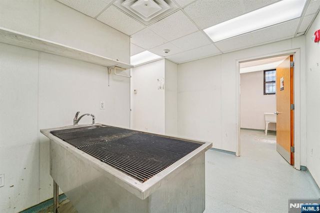 600 Kennedy Boulevard 1, Union City, NJ 07087