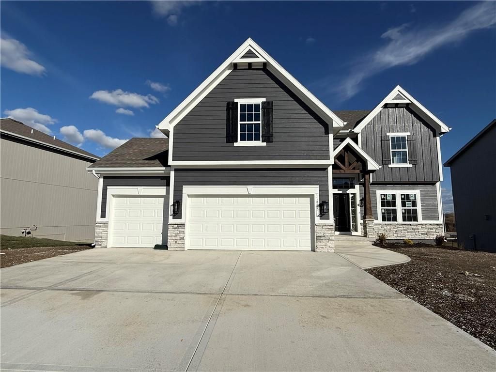 11803 N Bellaire Avenue, Kansas City, MO 64156