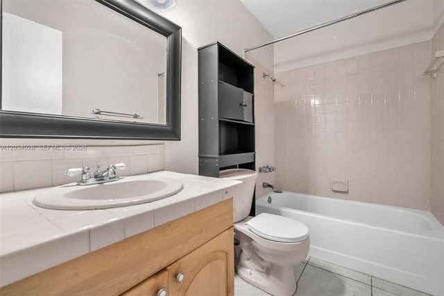 4430 NW 92nd Way, Sunrise, FL 33351