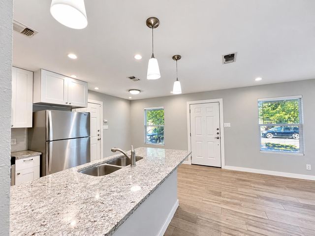 813 Emerald Wood DR, Austin, TX 78745