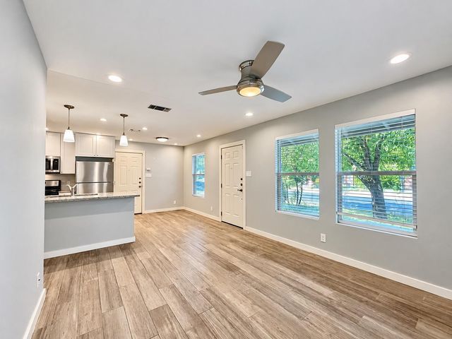 813 Emerald Wood DR, Austin, TX 78745