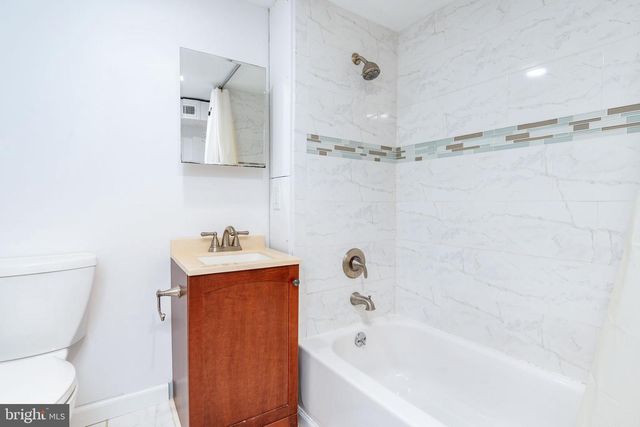 244 S 9TH ST, Philadelphia, PA 19107