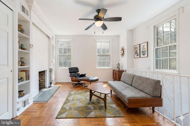 244 S 9TH ST, Philadelphia, PA 19107