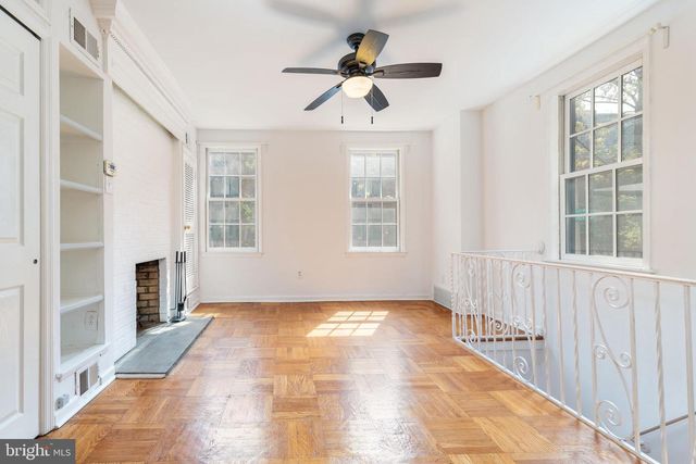 244 S 9TH ST, Philadelphia, PA 19107