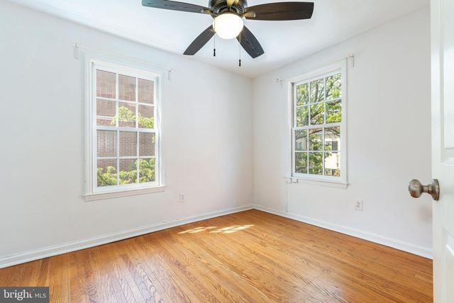 244 S 9TH ST, Philadelphia, PA 19107