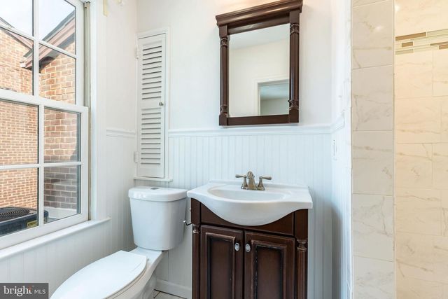 244 S 9TH ST, Philadelphia, PA 19107