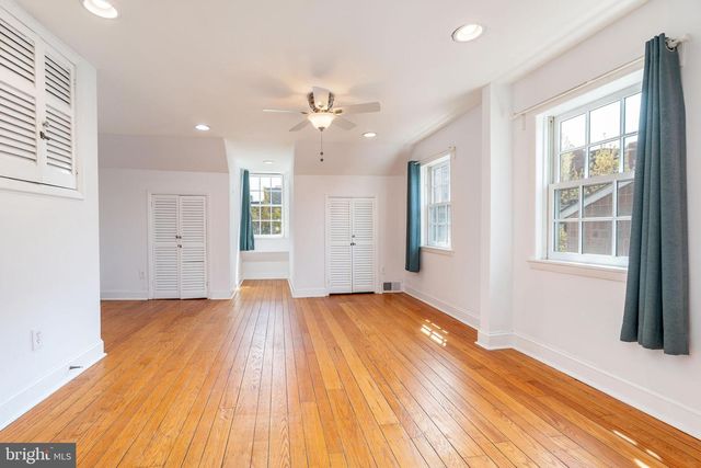 244 S 9TH ST, Philadelphia, PA 19107