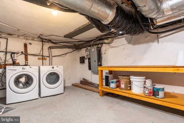 244 S 9TH ST, Philadelphia, PA 19107