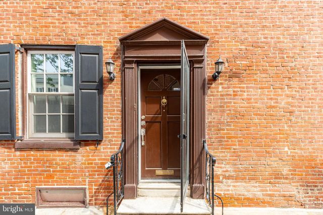 244 S 9TH ST, Philadelphia, PA 19107