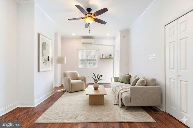 244 S 9TH ST, Philadelphia, PA 19107