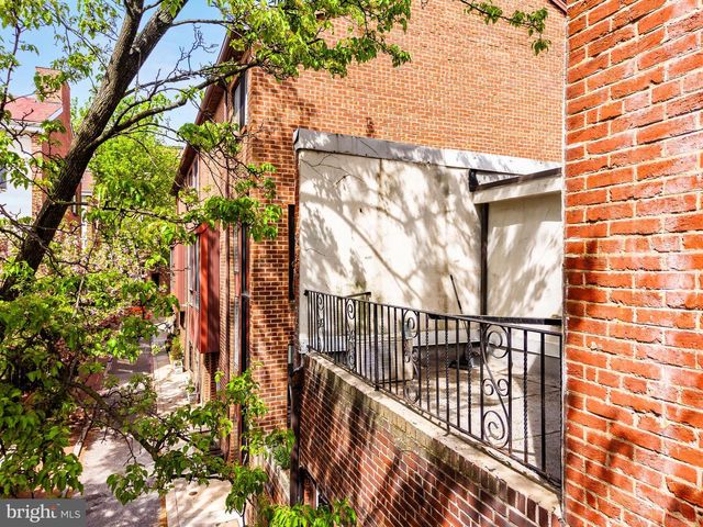 244 S 9TH ST, Philadelphia, PA 19107