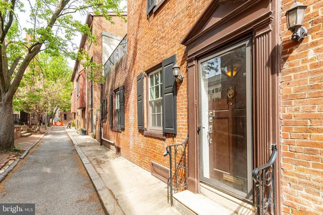 244 S 9TH ST, Philadelphia, PA 19107