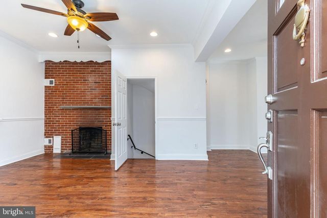 244 S 9TH ST, Philadelphia, PA 19107