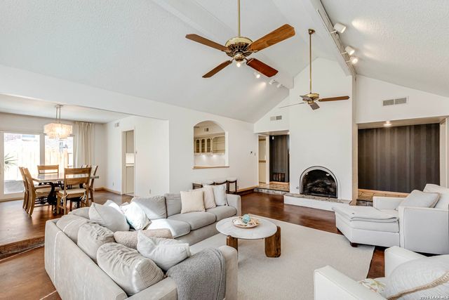 13106 Hill Forest, San Antonio, TX 78230