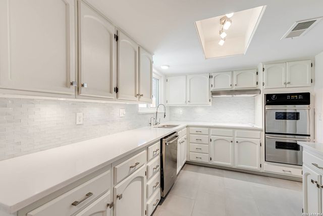 13106 Hill Forest, San Antonio, TX 78230