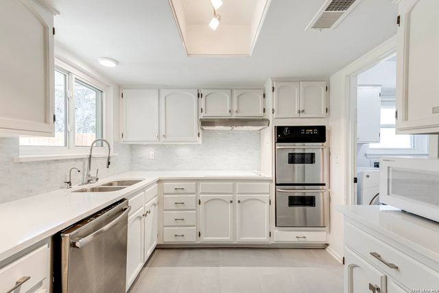 13106 Hill Forest, San Antonio, TX 78230