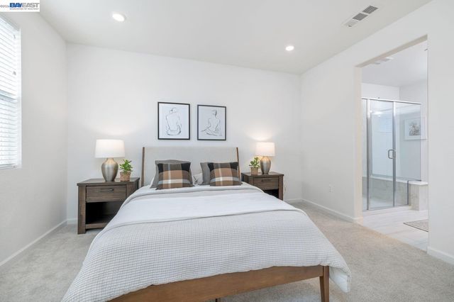 30 Cypress Ct, Pittsburg, CA 94565