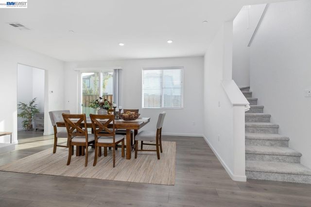 30 Cypress Ct, Pittsburg, CA 94565