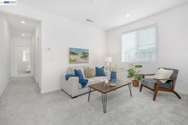 30 Cypress Ct, Pittsburg, CA 94565