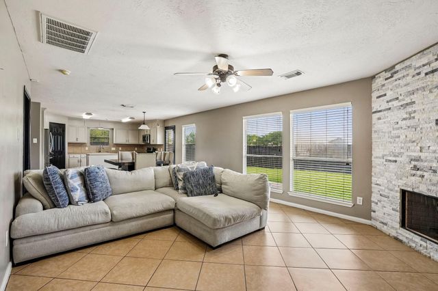 5119 Laurynnbrook Drive, Pasadena, TX 77505