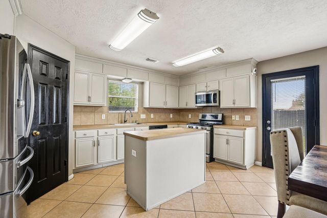 5119 Laurynnbrook Drive, Pasadena, TX 77505