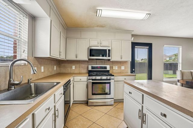 5119 Laurynnbrook Drive, Pasadena, TX 77505