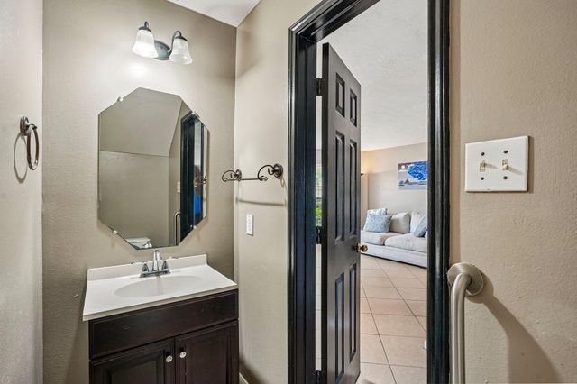 5119 Laurynnbrook Drive, Pasadena, TX 77505