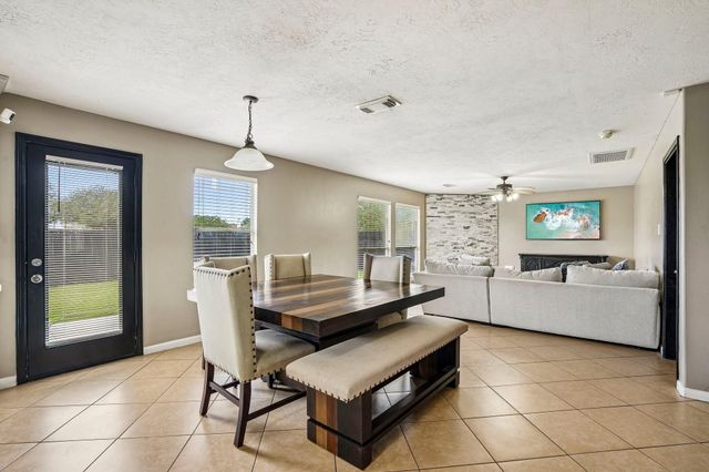 5119 Laurynnbrook Drive, Pasadena, TX 77505