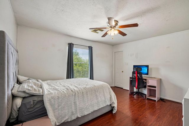 5119 Laurynnbrook Drive, Pasadena, TX 77505