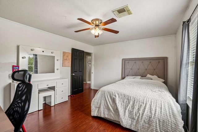 5119 Laurynnbrook Drive, Pasadena, TX 77505