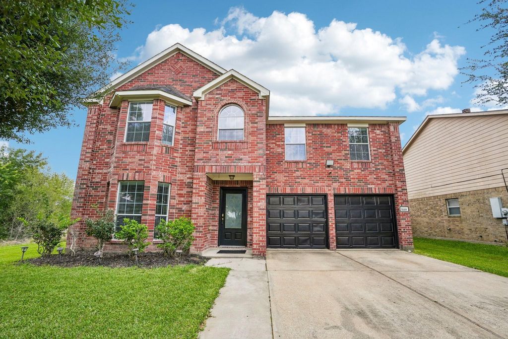 5119 Laurynnbrook Drive, Pasadena, TX 77505