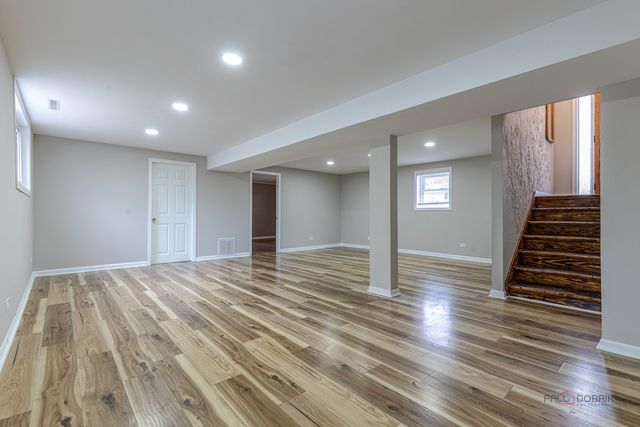 1096 Beechwood Road, Buffalo Grove, IL 60089