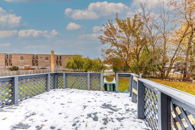 1096 Beechwood Road, Buffalo Grove, IL 60089