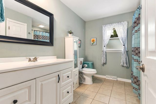 1243 Rick Court, Joliet, IL 60431