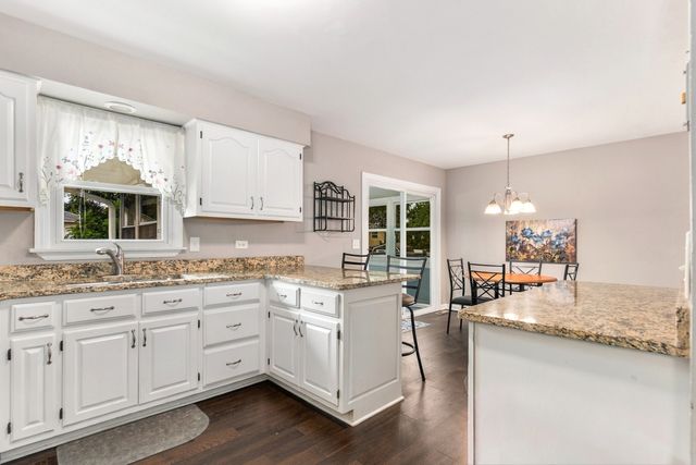 1243 Rick Court, Joliet, IL 60431