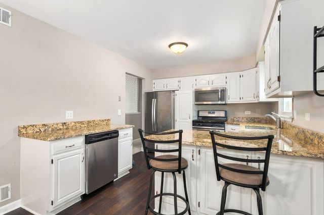 1243 Rick Court, Joliet, IL 60431