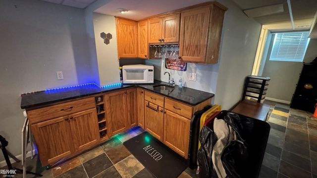 8430 Darlene Street, Warren, MI 48093