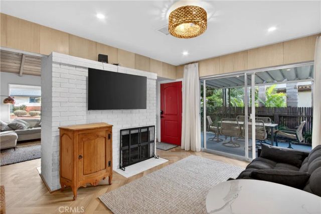 225 Iris Avenue, Corona Del Mar, CA 92625