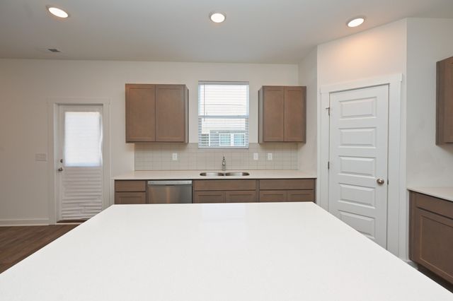 5203 Cothron Dr, White House, TN 37188