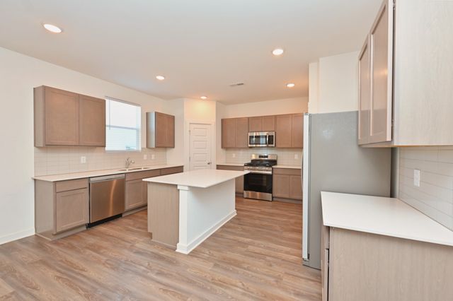 5203 Cothron Dr, White House, TN 37188