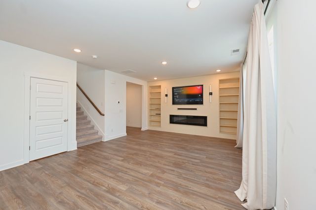 5203 Cothron Dr, White House, TN 37188