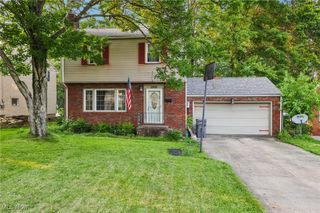 2992 Eldora Drive, Youngstown, OH 44511