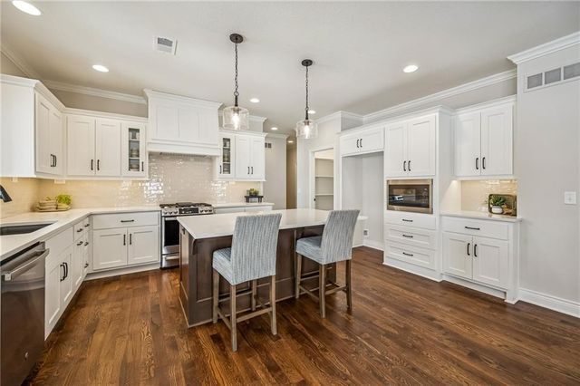 11413 S Waterford Drive, Olathe, KS 66061