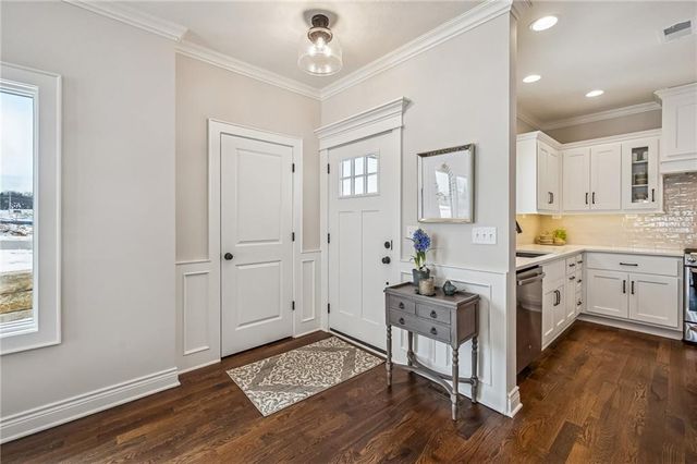 11413 S Waterford Drive, Olathe, KS 66061
