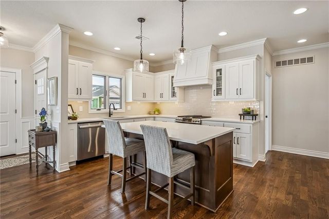 11413 S Waterford Drive, Olathe, KS 66061